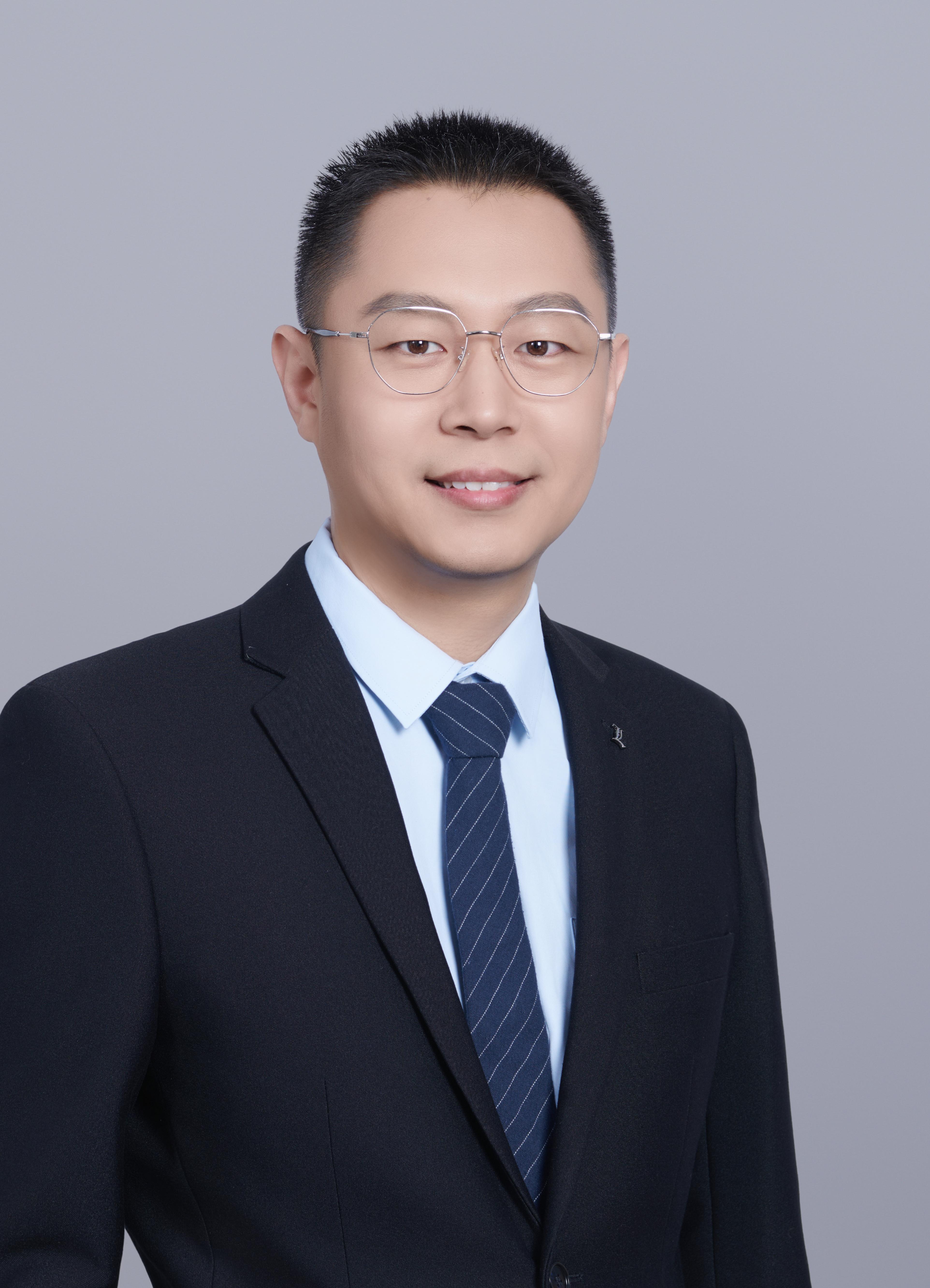 李&nbsp; &nbsp;昕